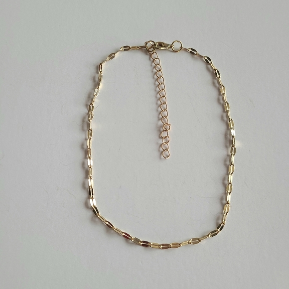 Dainty Gold Chain Link Necklace - Picture 6 of 6
